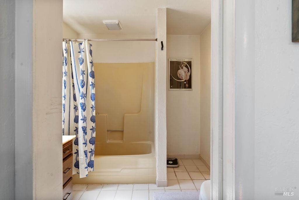 Detail Gallery Image 15 of 39 For 230 La Brea St, Vallejo,  CA 94591 - 3 Beds | 2 Baths