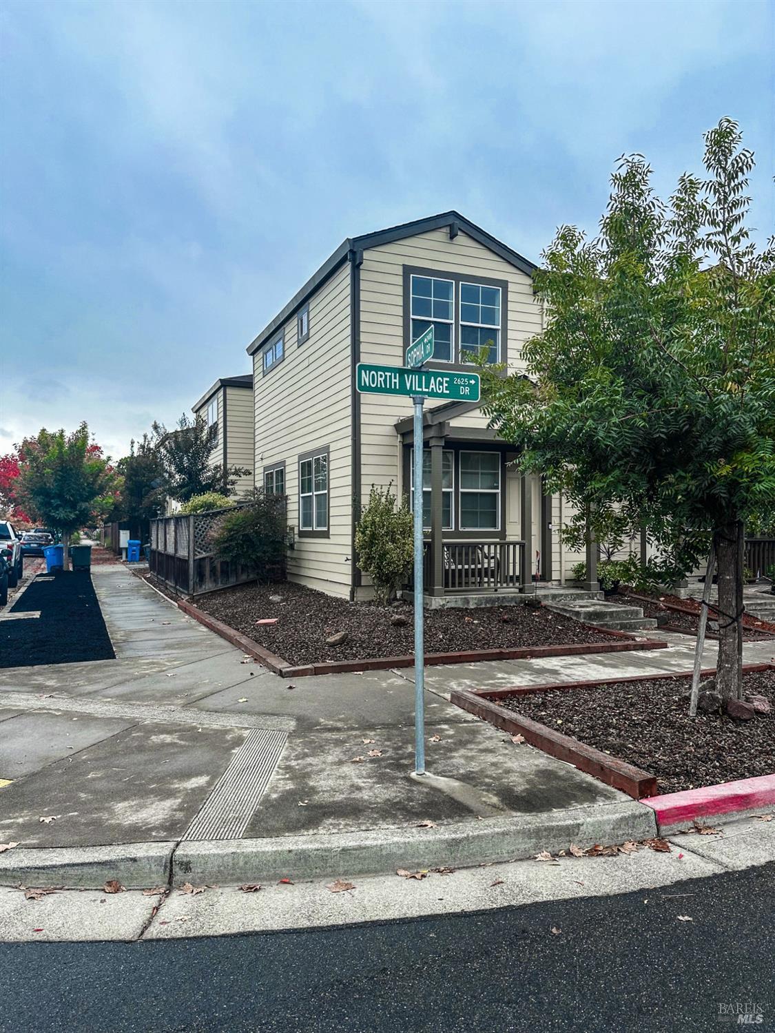 Detail Gallery Image 2 of 2 For 2625 North Village Dr, Santa Rosa,  CA 95403 - 3 Beds | 2/1 Baths