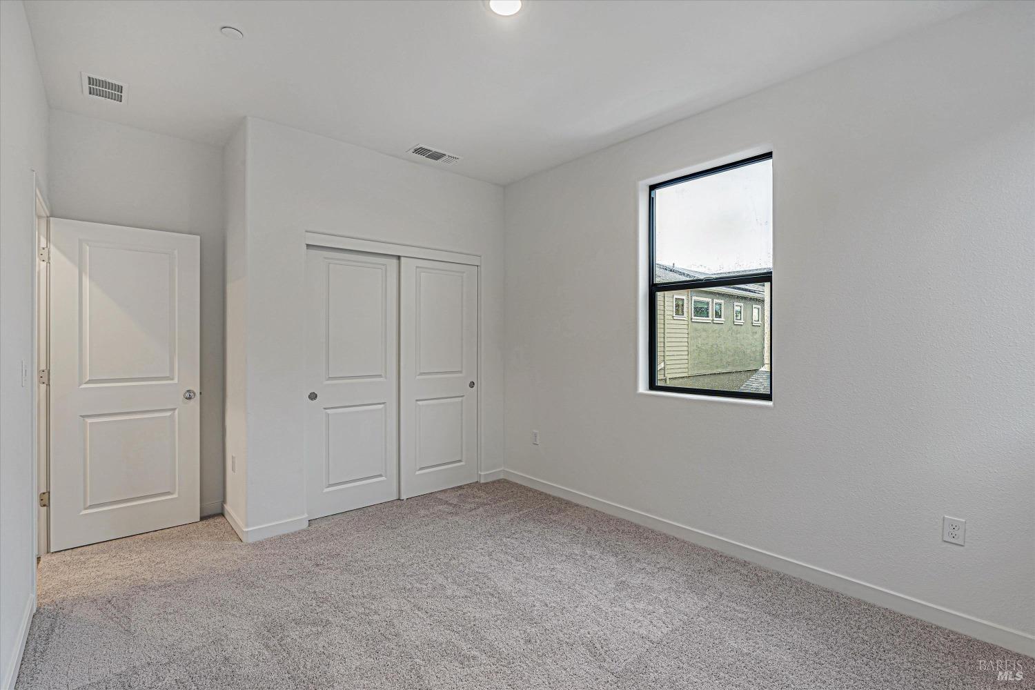 Detail Gallery Image 11 of 20 For 1578 Waterside Ln, Rohnert Park,  CA 94928 - 3 Beds | 2 Baths