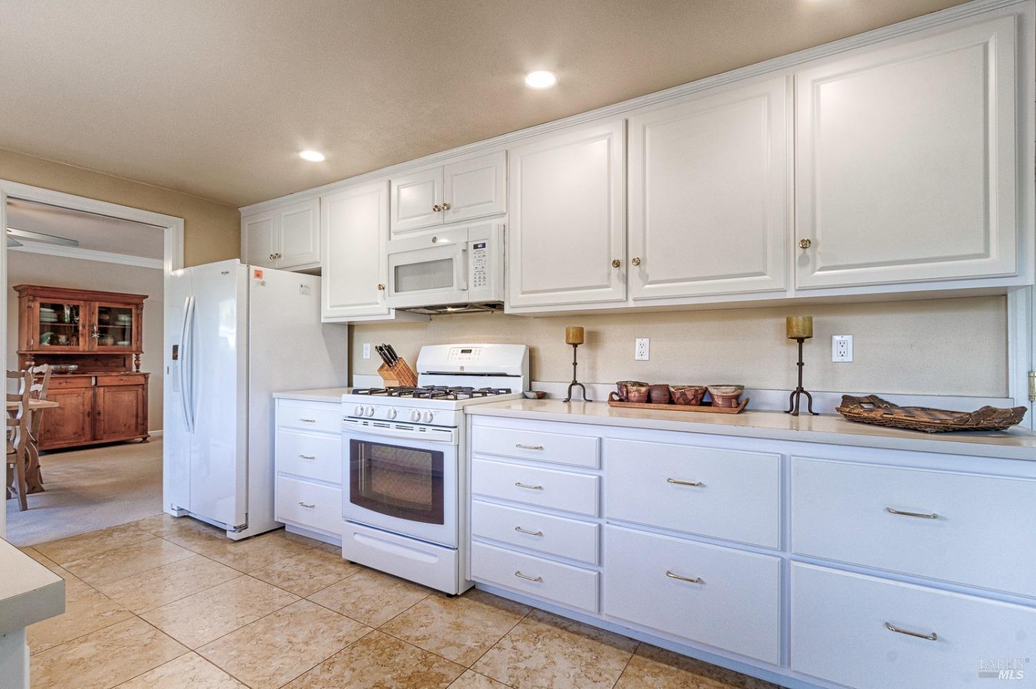 Detail Gallery Image 14 of 38 For 8916 Oakmont Dr, Santa Rosa,  CA 95409 - 2 Beds | 2 Baths