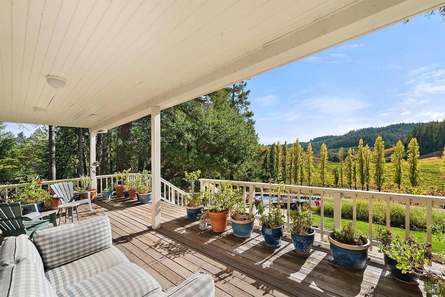 Detail Gallery Image 7 of 7 For 3245 W Dry Creek Rd, Healdsburg,  CA 95448 - 3 Beds | 2/1 Baths