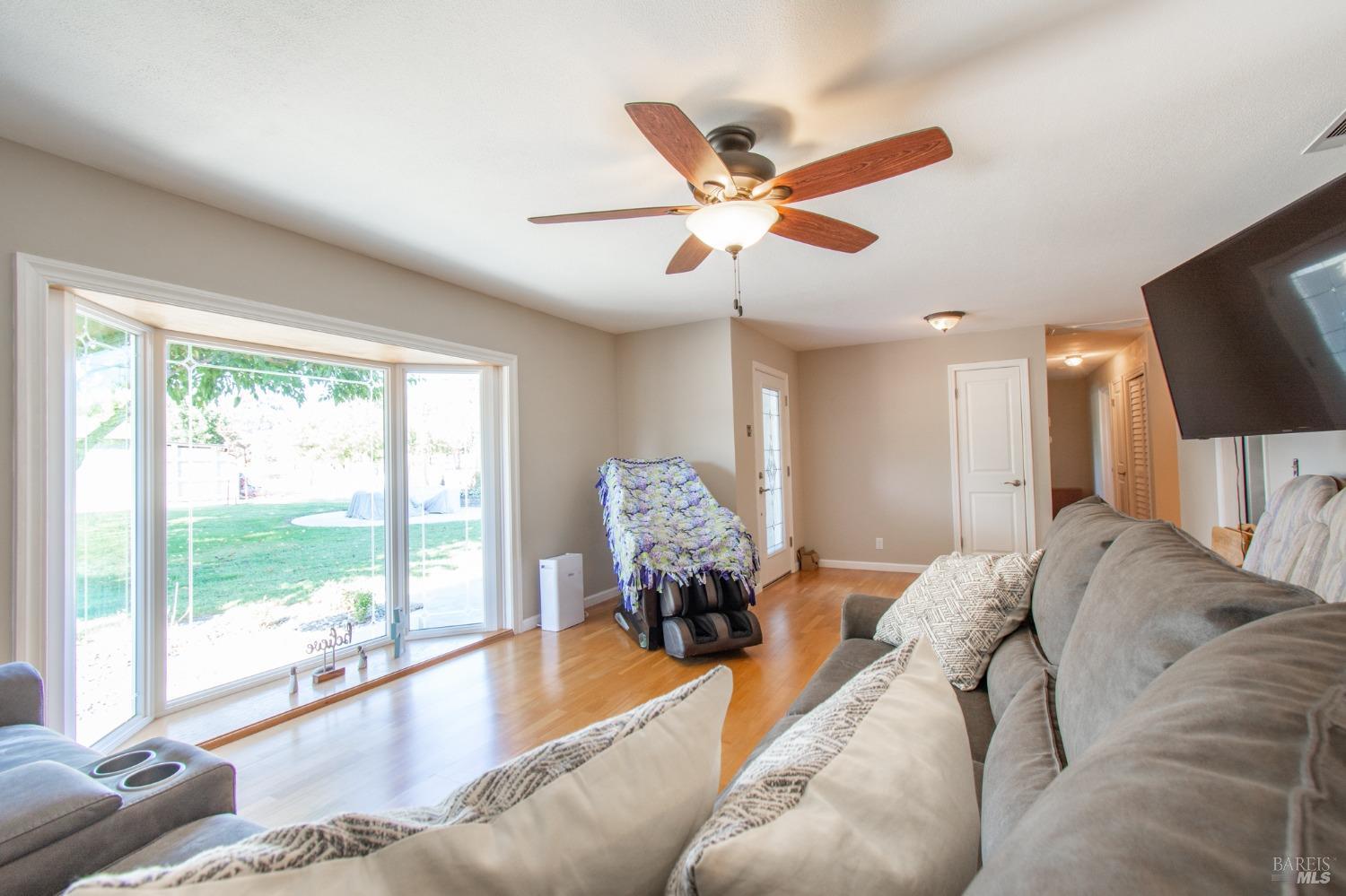 Detail Gallery Image 10 of 58 For 7752 Acacia Ln, Vacaville,  CA 95688 - 4 Beds | 2 Baths