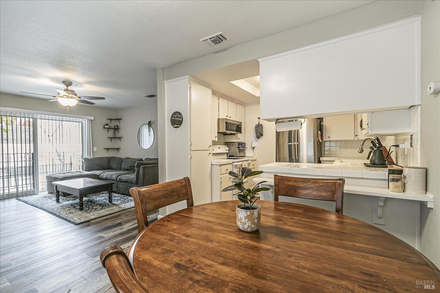 Detail Gallery Image 13 of 29 For 153 Del Rio Cir #4,  Vacaville,  CA 95687 - 3 Beds | 1 Baths