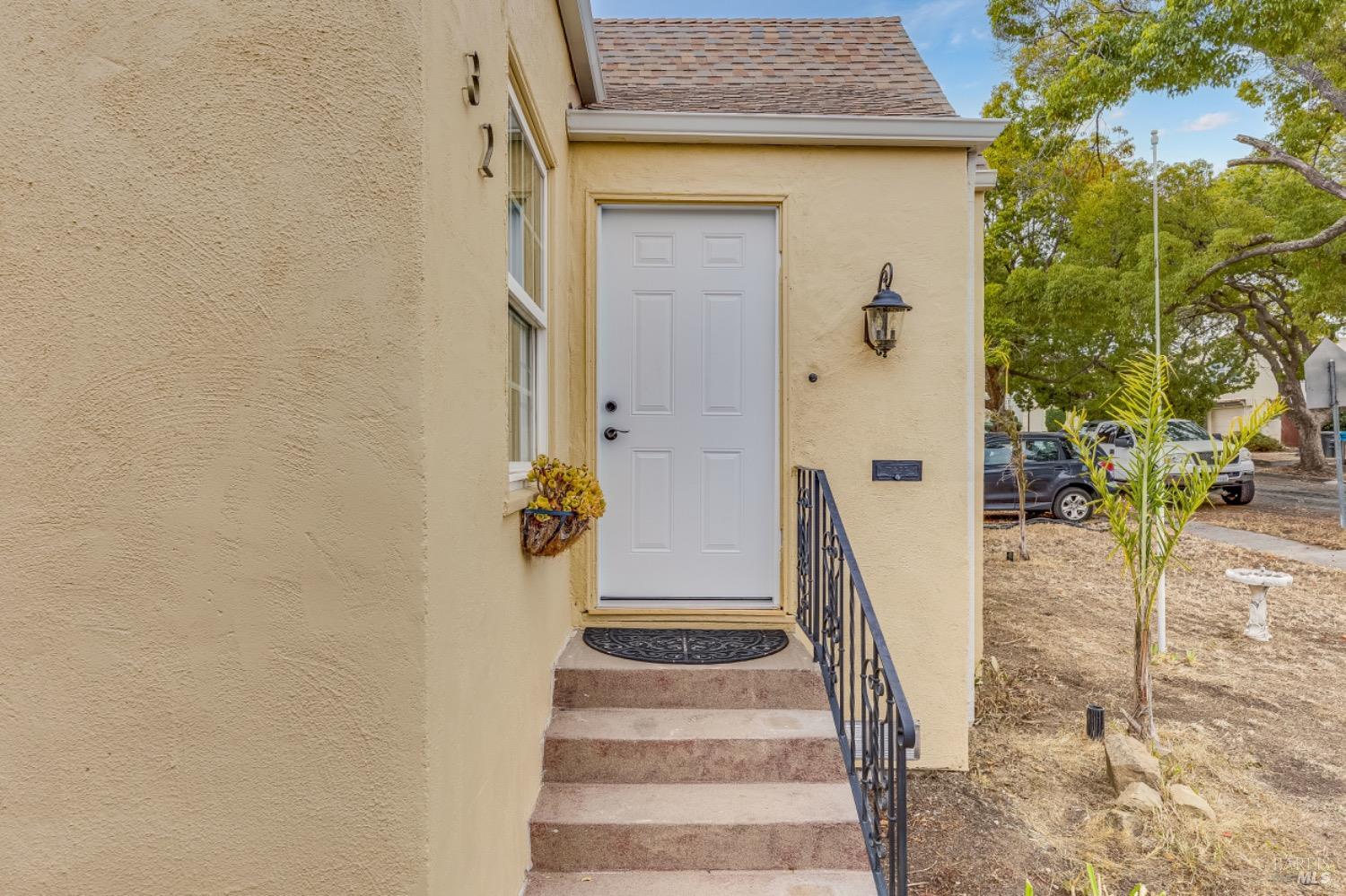 Detail Gallery Image 3 of 82 For 32 Muller St, Vallejo,  CA 94590 - 3 Beds | 1 Baths