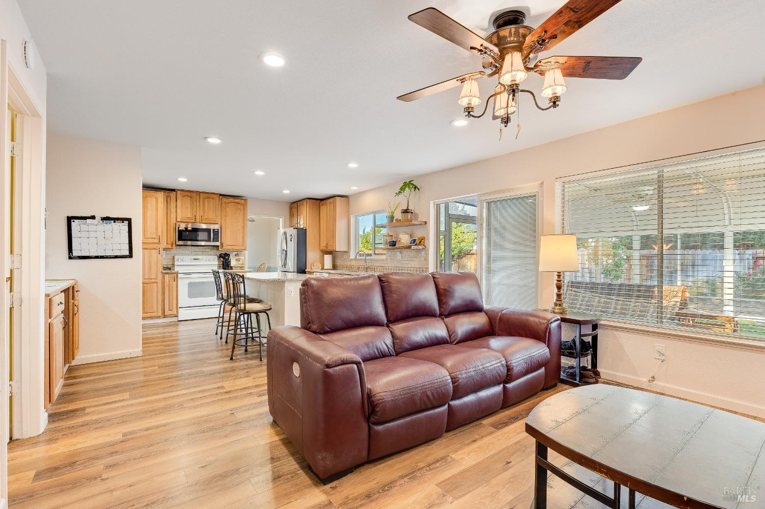 Detail Gallery Image 23 of 62 For 803 Tulare Cir, Suisun City,  CA 94585 - 4 Beds | 2/1 Baths