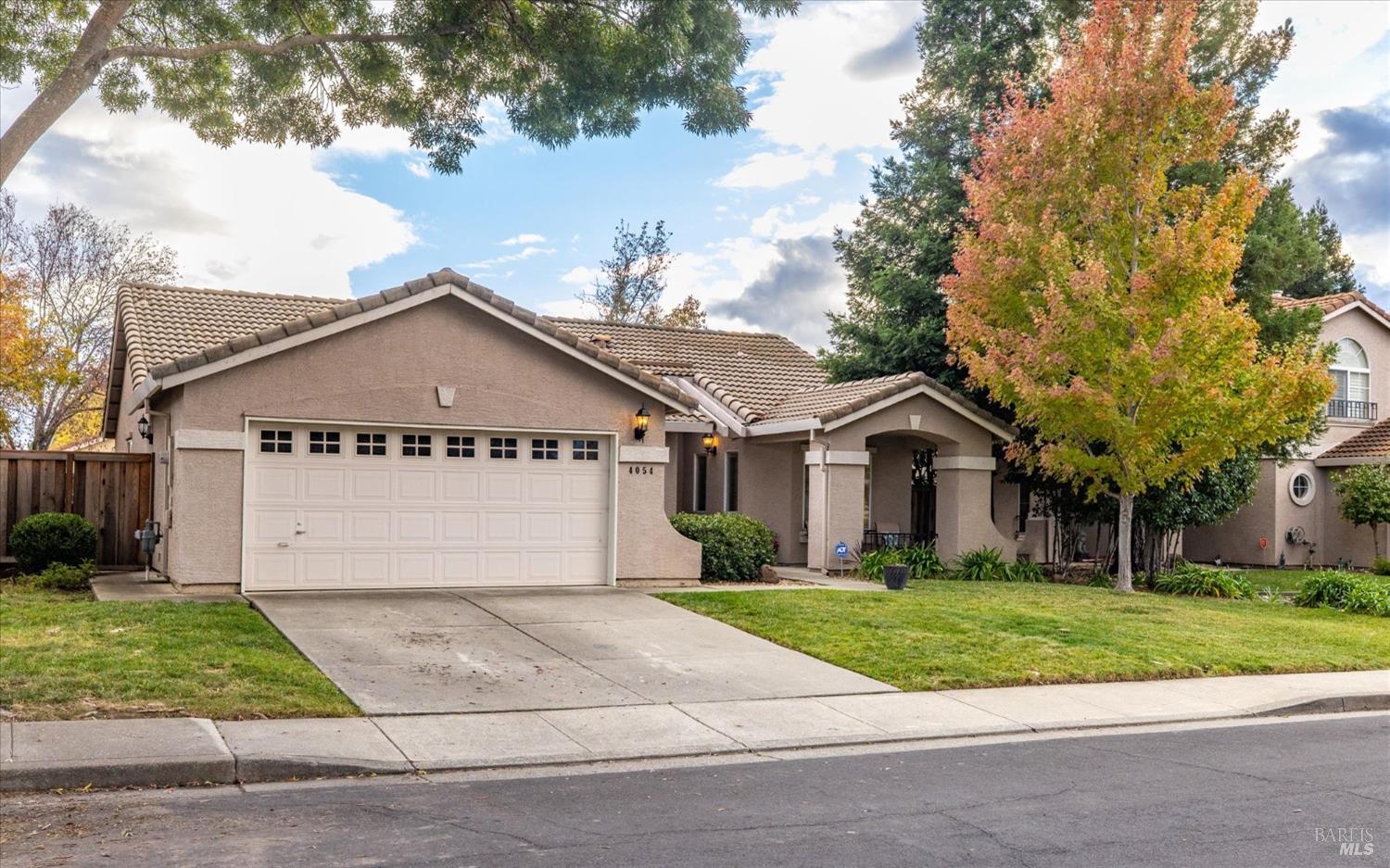 Detail Gallery Image 1 of 43 For 4054 Shaker Run Cir, Fairfield,  CA 94533 - 3 Beds | 2 Baths