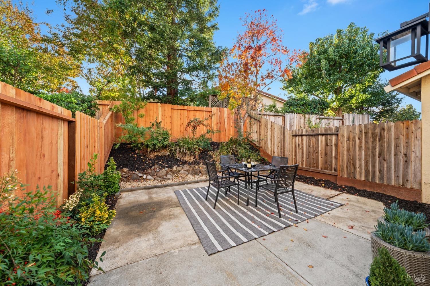 Detail Gallery Image 34 of 36 For 362 Columbia Cir, Benicia,  CA 94510 - 2 Beds | 2/1 Baths