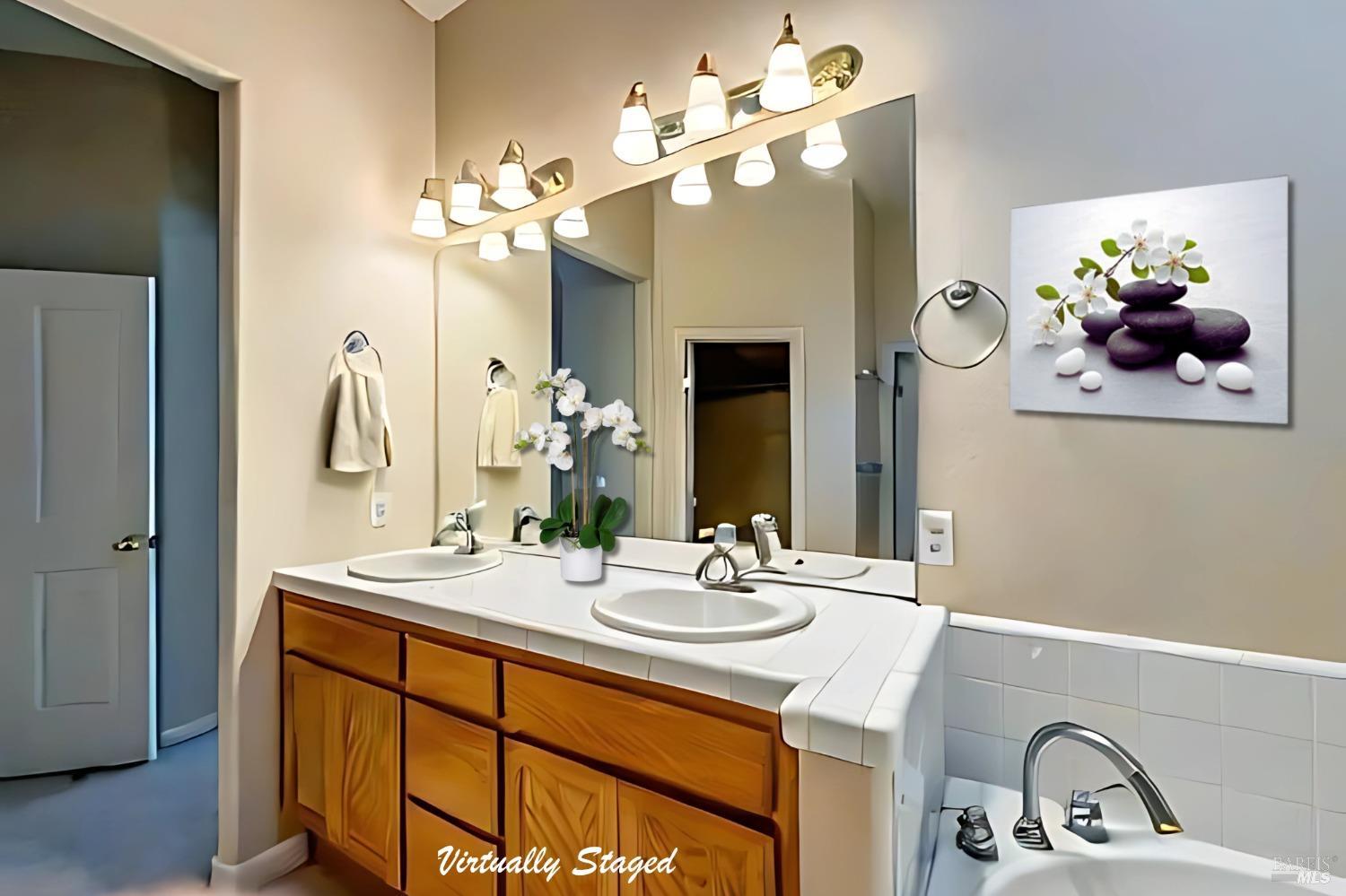 Detail Gallery Image 13 of 28 For 394 Dove Ln, Petaluma,  CA 94954 - 3 Beds | 2/1 Baths