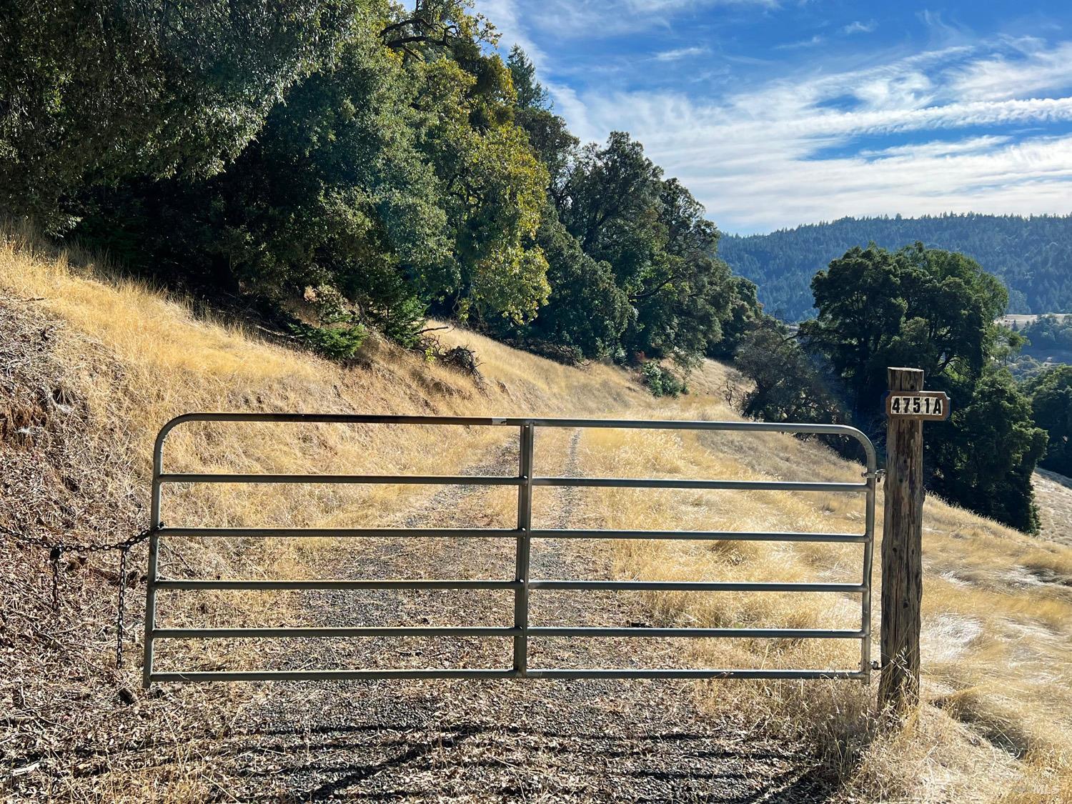 Detail Gallery Image 1 of 16 For 4701 Running Springs Rd, Ukiah,  CA 95482 - – Beds | – Baths