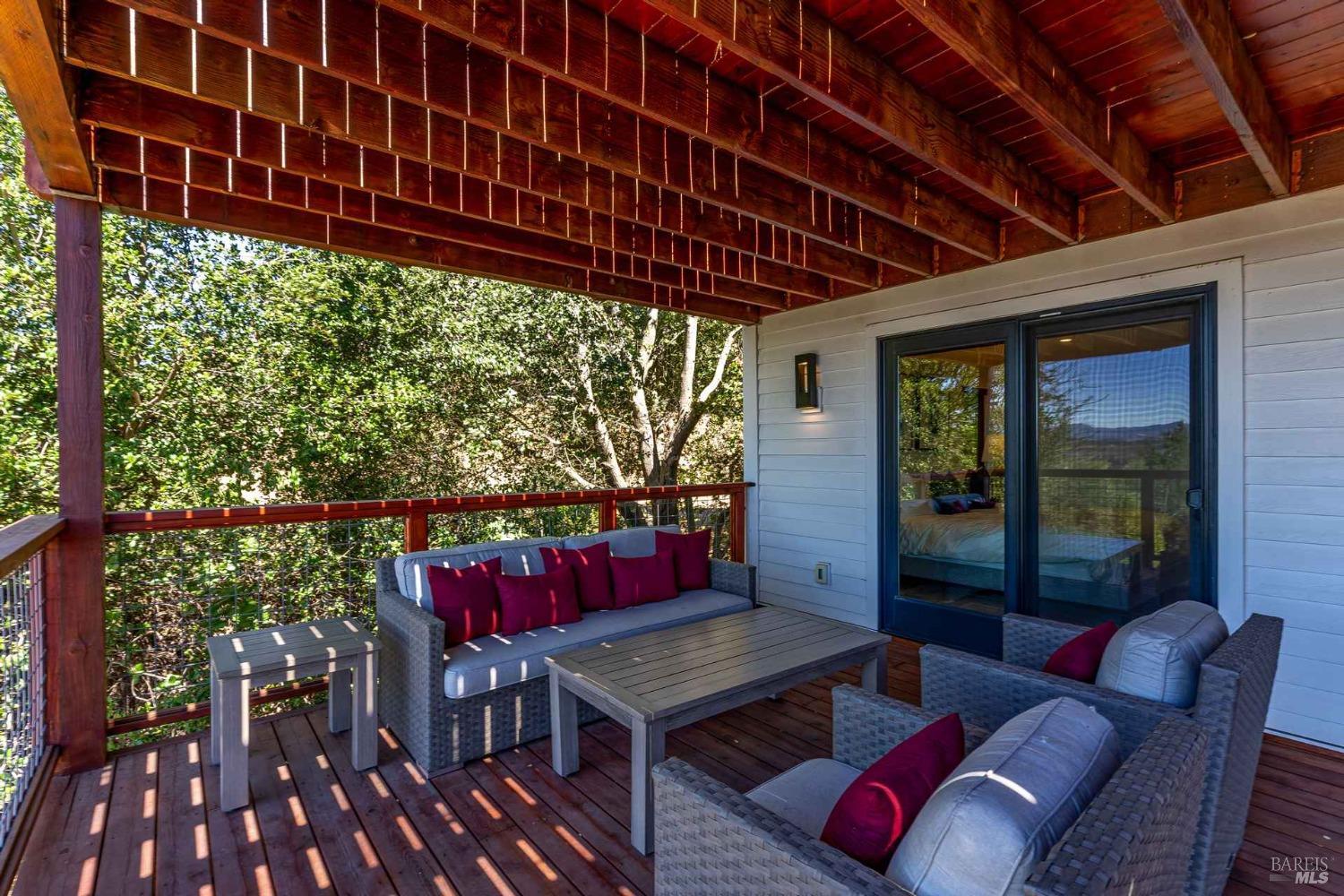 Detail Gallery Image 12 of 35 For 1069 Shadybrook Ln, Napa,  CA 94558 - 4 Beds | 3/1 Baths