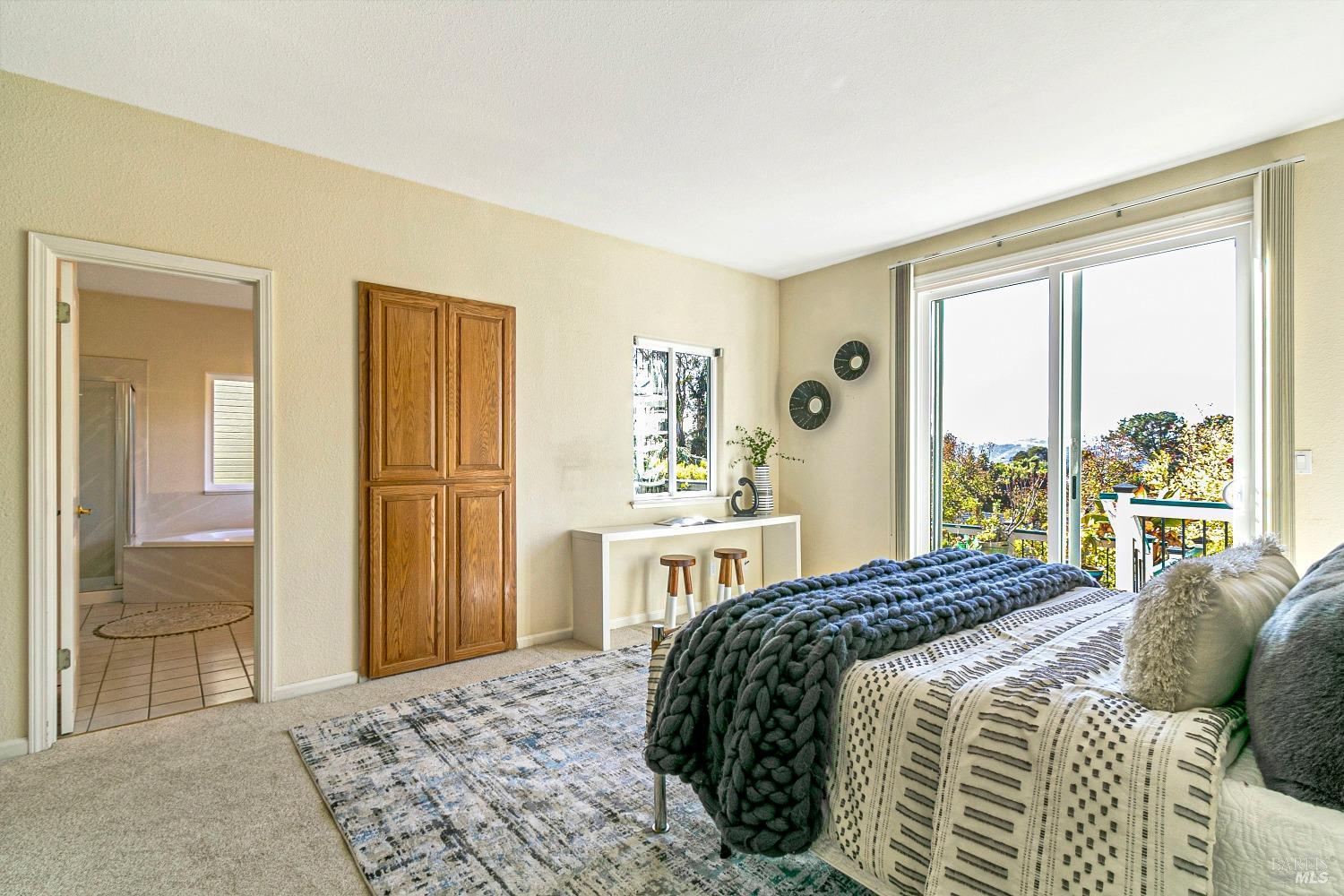 Detail Gallery Image 21 of 43 For 120 Mountview Ter, Benicia,  CA 94510 - 4 Beds | 3 Baths