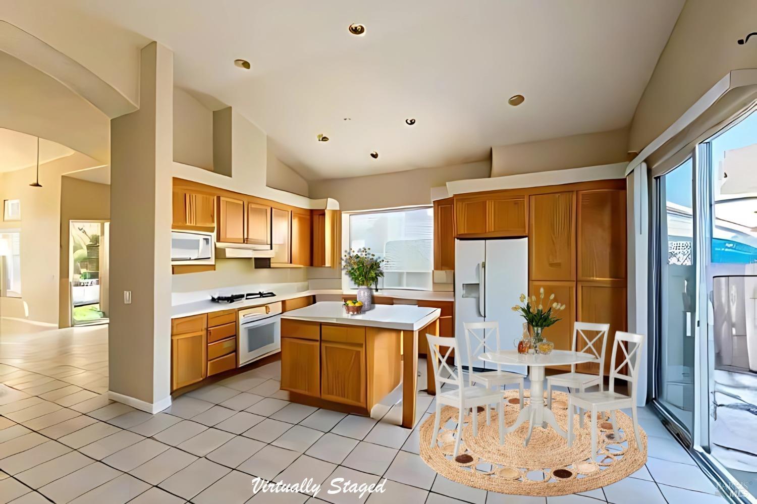 Detail Gallery Image 9 of 28 For 394 Dove Ln, Petaluma,  CA 94954 - 3 Beds | 2/1 Baths