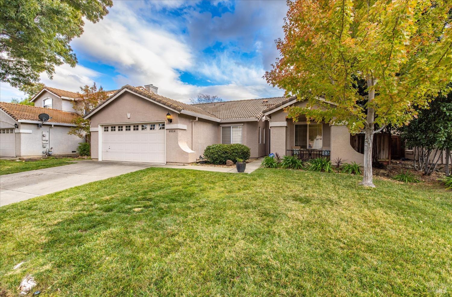 Detail Gallery Image 2 of 43 For 4054 Shaker Run Cir, Fairfield,  CA 94533 - 3 Beds | 2 Baths