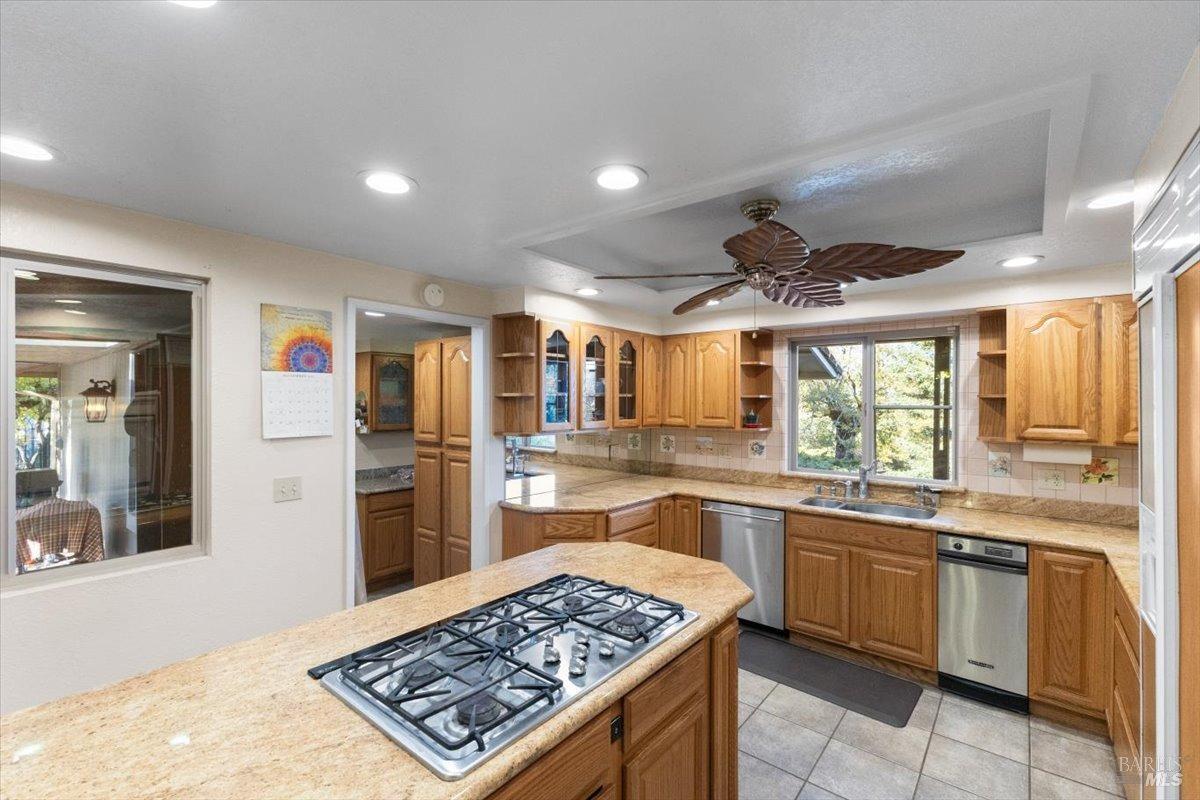 Detail Gallery Image 14 of 36 For 20320 Hollands Ln, Willits,  CA 95490 - 3 Beds | 2 Baths