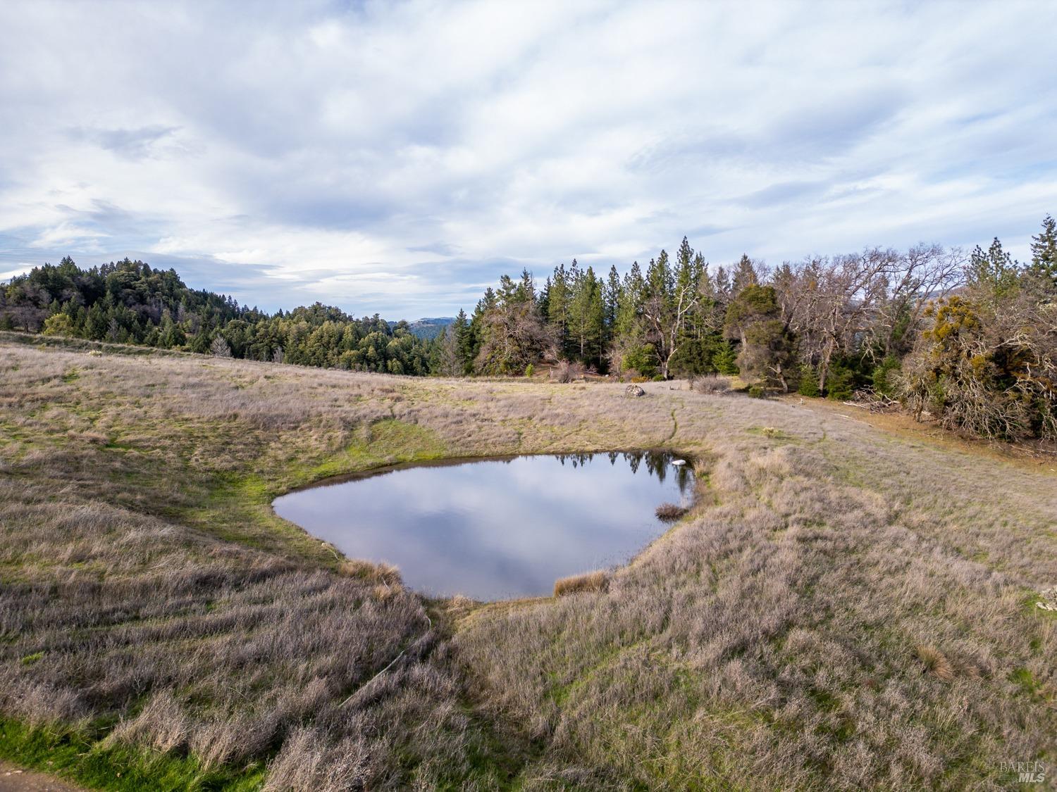 Detail Gallery Image 30 of 31 For 50410 Highway 101 Unkn, Laytonville,  CA 95454 - 3 Beds | 2 Baths