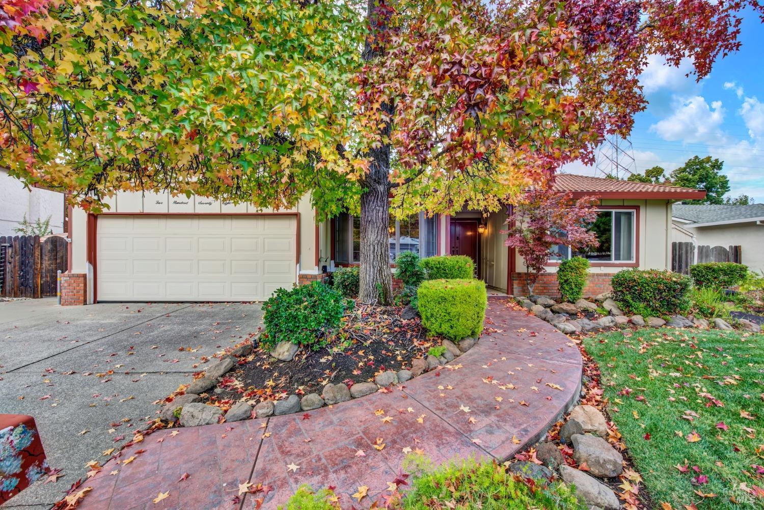 Detail Gallery Image 1 of 51 For 578 Parkridge Dr, Vacaville,  CA 95688 - 4 Beds | 2 Baths