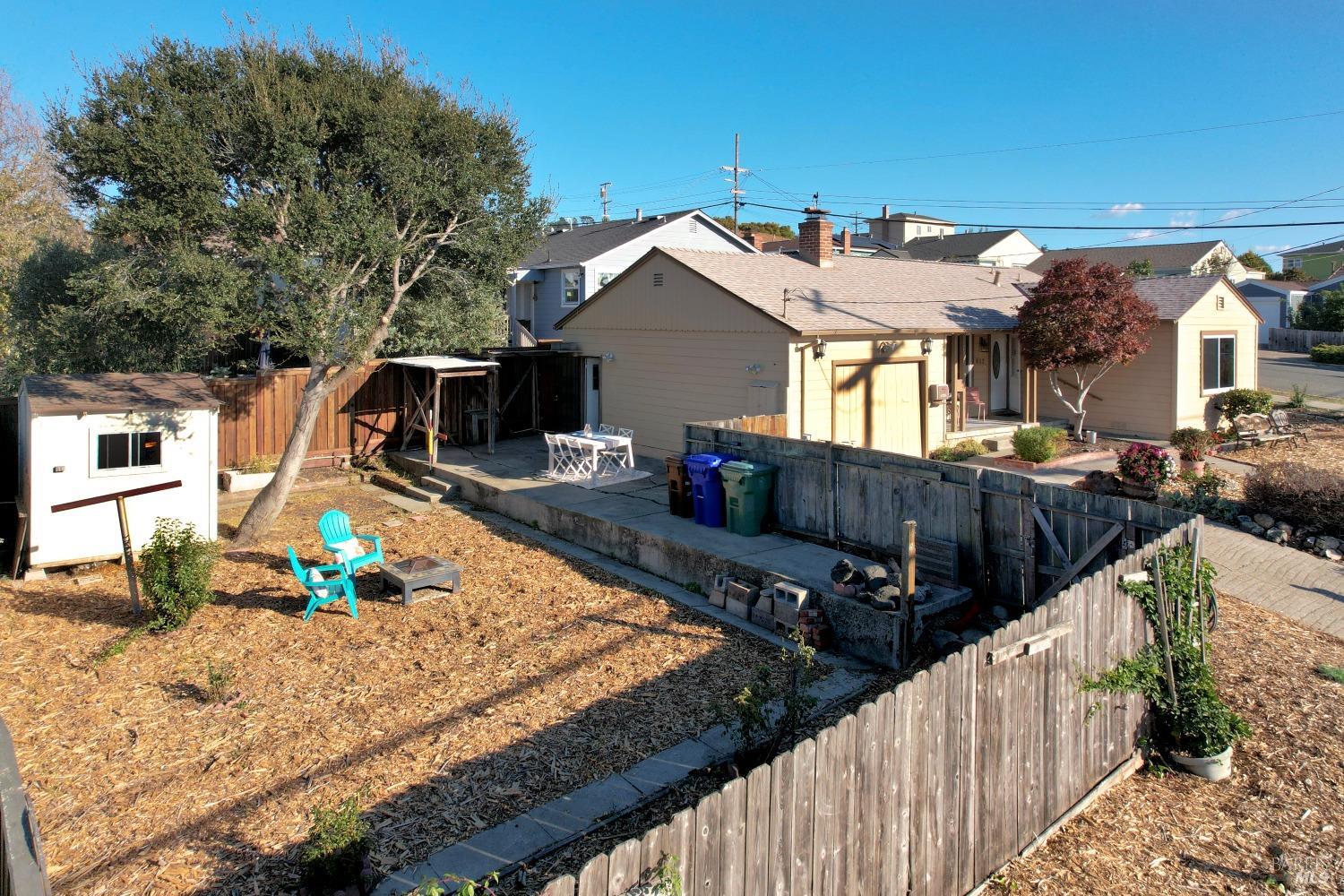 Detail Gallery Image 3 of 10 For 652 Amador St, Richmond,  CA 94805 - 2 Beds | 1 Baths