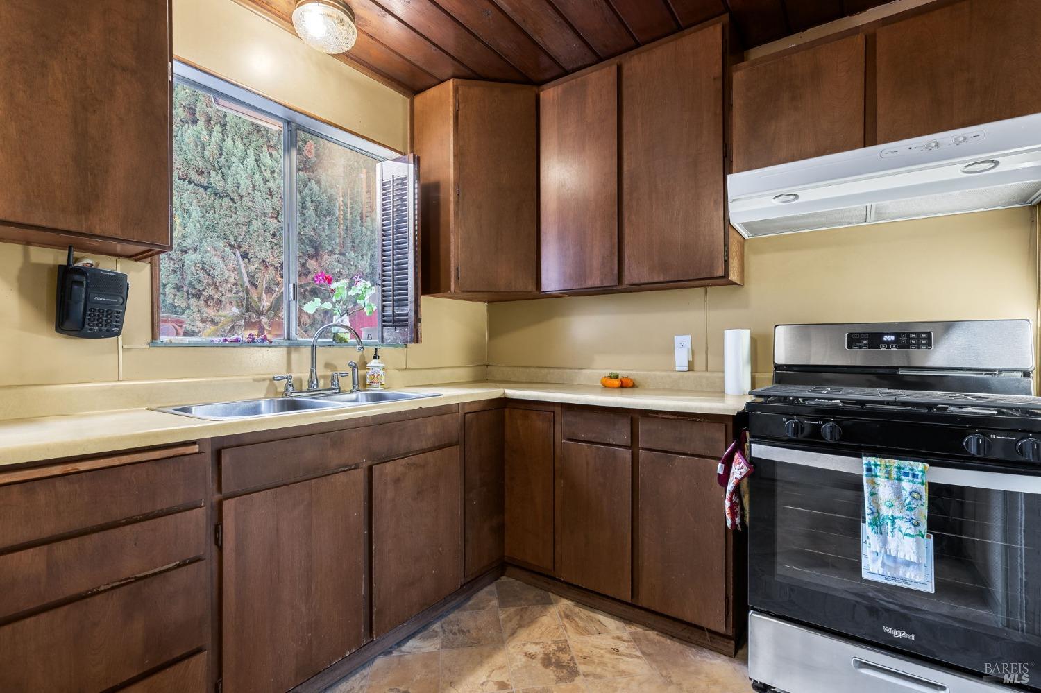 Detail Gallery Image 13 of 43 For 1037 Sheridan St, Vallejo,  CA 94590 - 3 Beds | 2 Baths