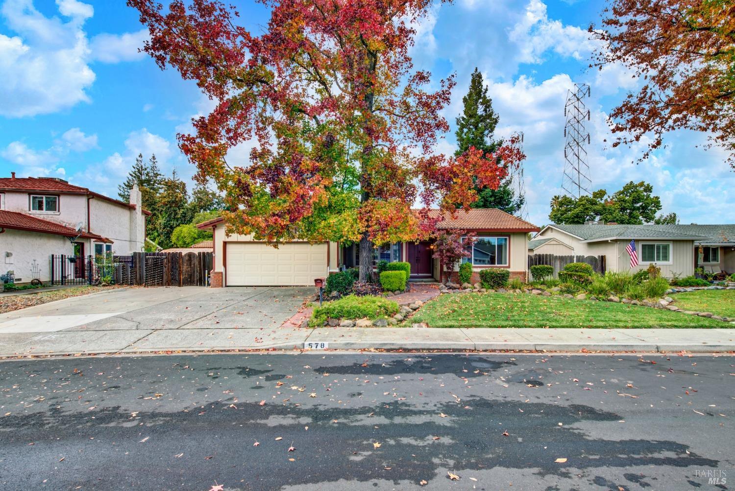 Detail Gallery Image 2 of 51 For 578 Parkridge Dr, Vacaville,  CA 95688 - 4 Beds | 2 Baths