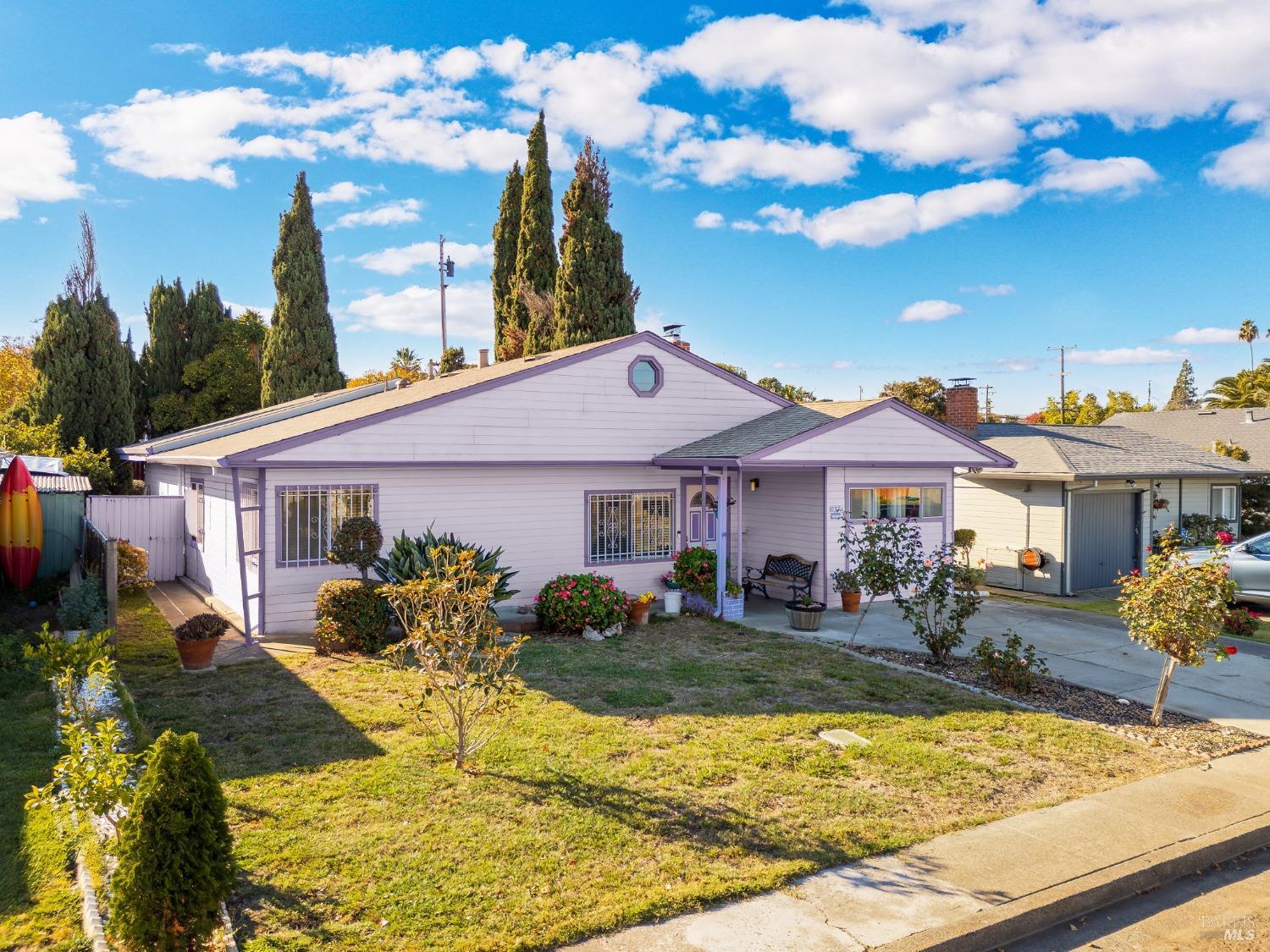 Detail Gallery Image 2 of 43 For 1037 Sheridan St, Vallejo,  CA 94590 - 3 Beds | 2 Baths