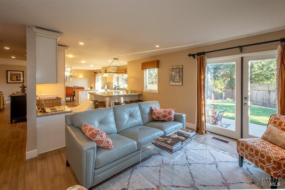 Detail Gallery Image 12 of 34 For 825 Melrose Ct, Sonoma,  CA 95476 - 4 Beds | 2/1 Baths