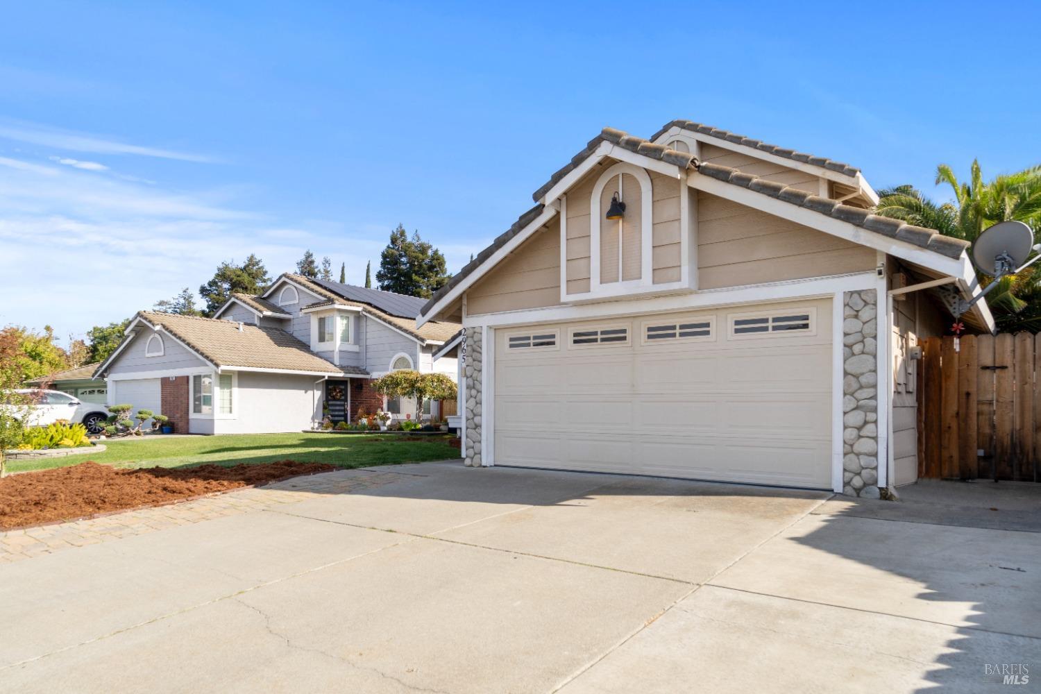 Detail Gallery Image 2 of 27 For 2965 Cascade Cir, Fairfield,  CA 94533 - 4 Beds | 3 Baths