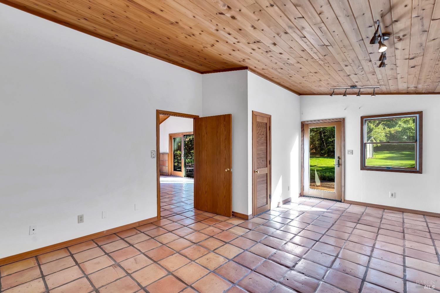 Detail Gallery Image 20 of 62 For 1039 Mount George Ave, Napa,  CA 94558 - 3 Beds | 2 Baths