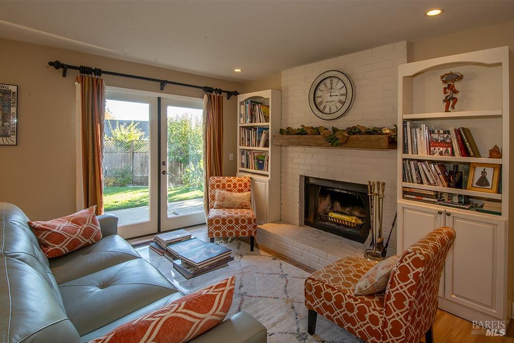 Detail Gallery Image 11 of 34 For 825 Melrose Ct, Sonoma,  CA 95476 - 4 Beds | 2/1 Baths