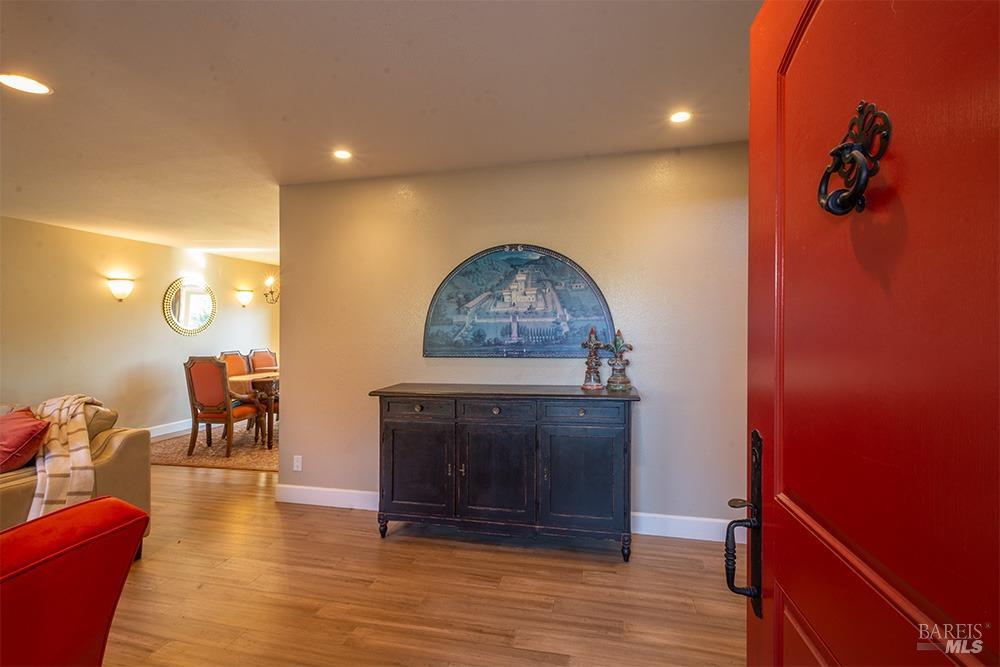 Detail Gallery Image 5 of 34 For 825 Melrose Ct, Sonoma,  CA 95476 - 4 Beds | 2/1 Baths