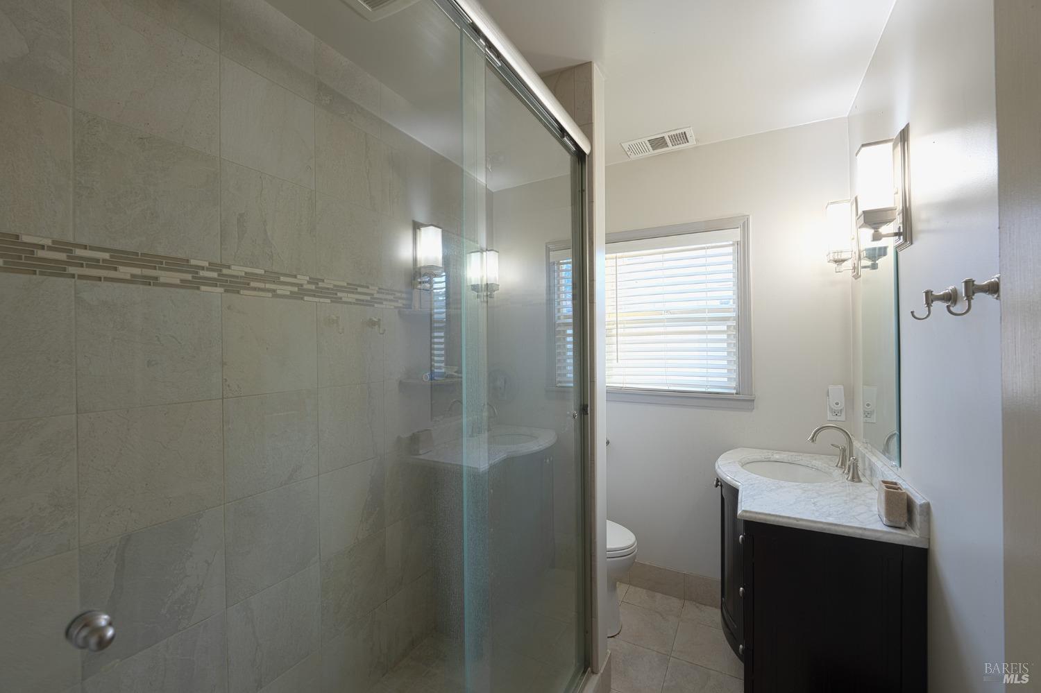 Detail Gallery Image 6 of 15 For 110 Walnut Ct, Santa Rosa,  CA 95404 - 3 Beds | 1/1 Baths