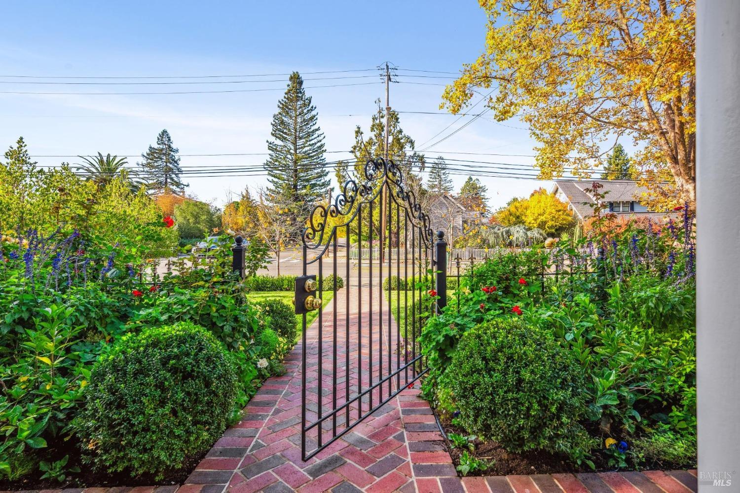 Detail Gallery Image 3 of 53 For Address Is Not Disclosed, Petaluma,  CA 94952 - 3 Beds | 3/1 Baths