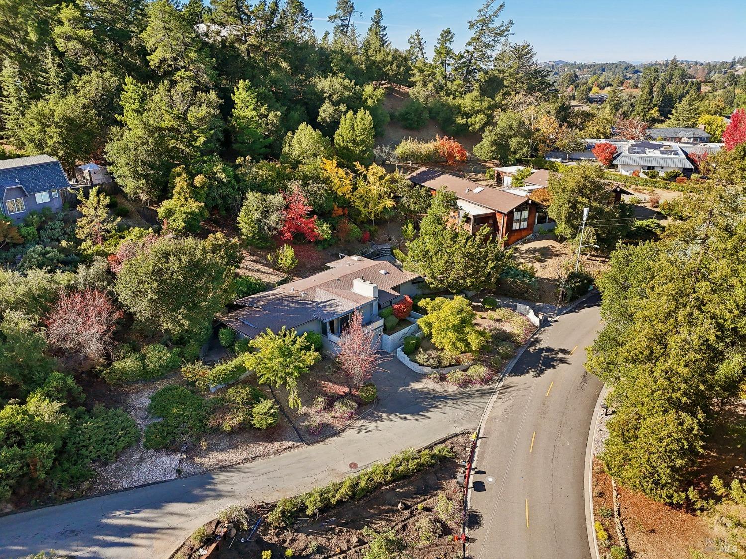 Detail Gallery Image 3 of 73 For 612 Tahos Rd, Orinda,  CA 94563 - 3 Beds | 2 Baths