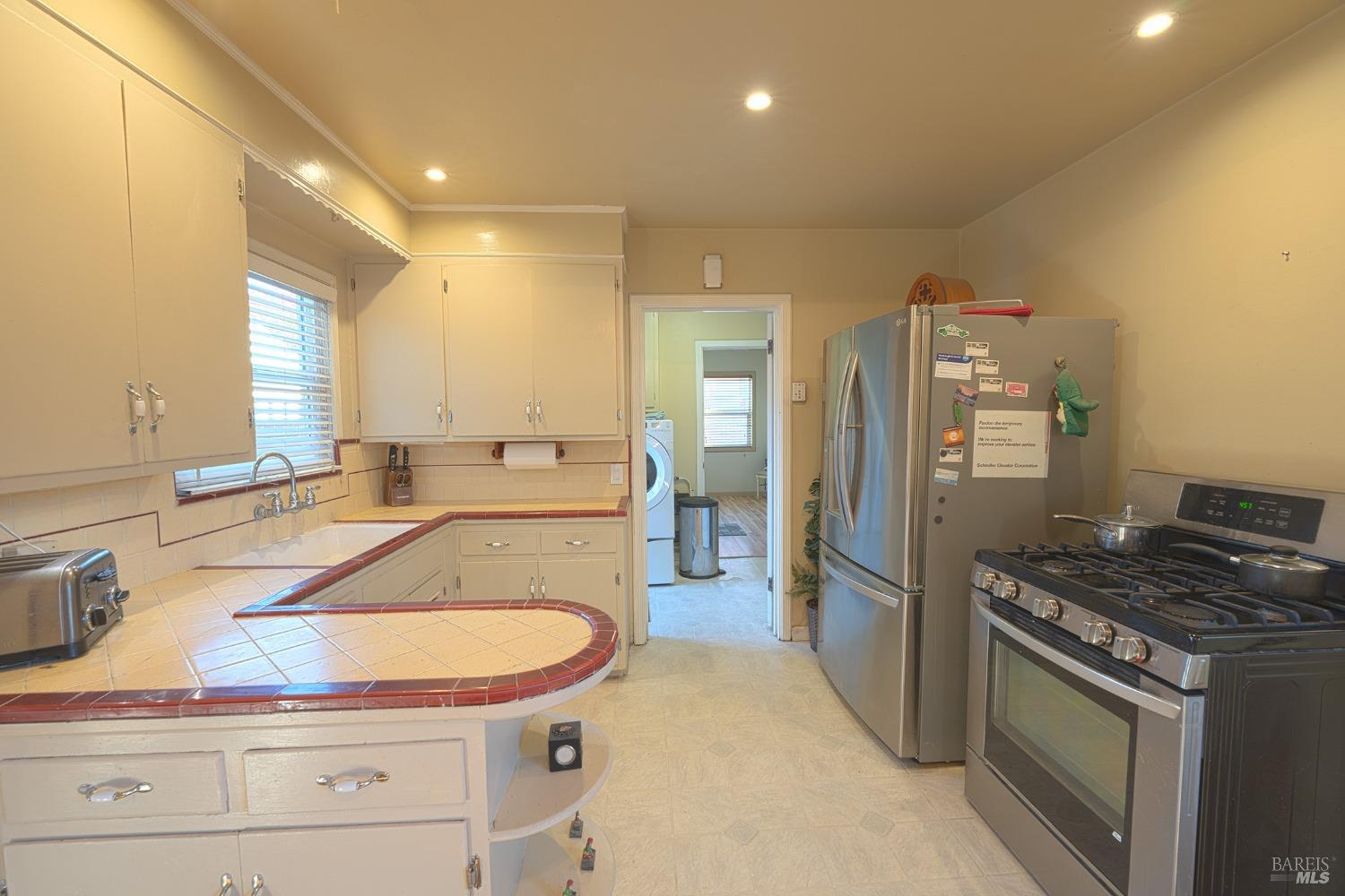 Detail Gallery Image 11 of 15 For 110 Walnut Ct, Santa Rosa,  CA 95404 - 3 Beds | 1/1 Baths