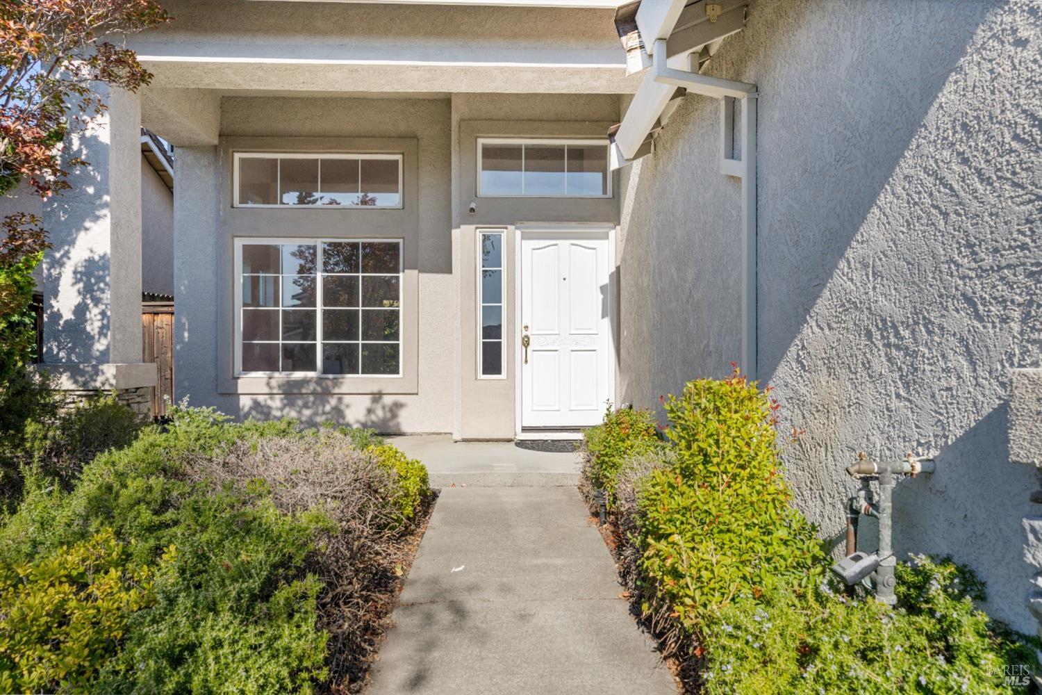 Detail Gallery Image 2 of 47 For 6257 Pebble Beach Dr, Vallejo,  CA 94591 - 3 Beds | 2/1 Baths