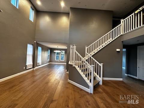 Detail Gallery Image 2 of 13 For 536 Carriage Ct, Santa Rosa,  CA 95403 - 5 Beds | 3/1 Baths