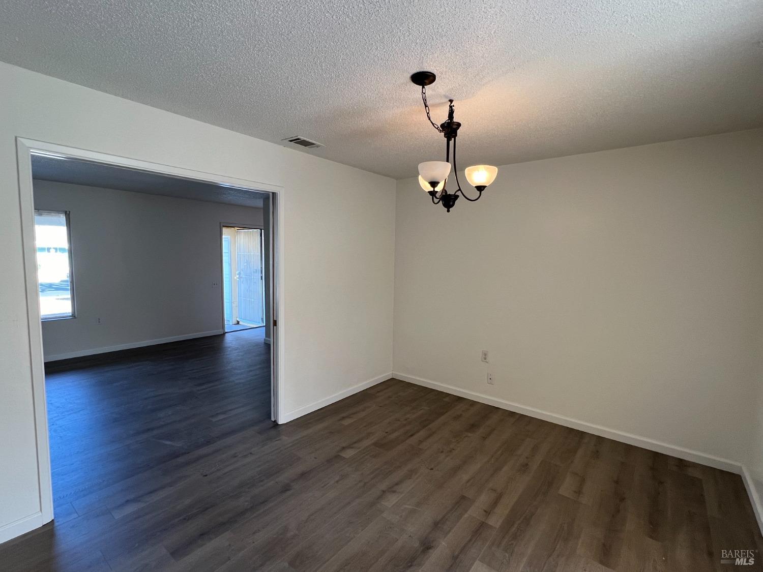 Detail Gallery Image 17 of 45 For 142 Mckinley Cir, Vacaville,  CA 95687 - 2 Beds | 2 Baths