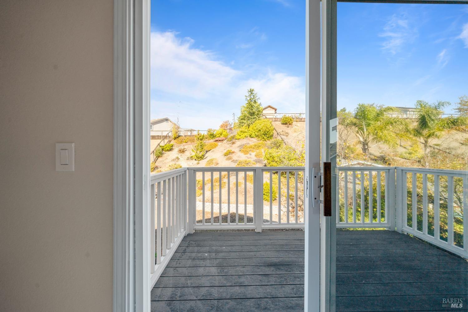 Detail Gallery Image 33 of 47 For 6257 Pebble Beach Dr, Vallejo,  CA 94591 - 3 Beds | 2/1 Baths