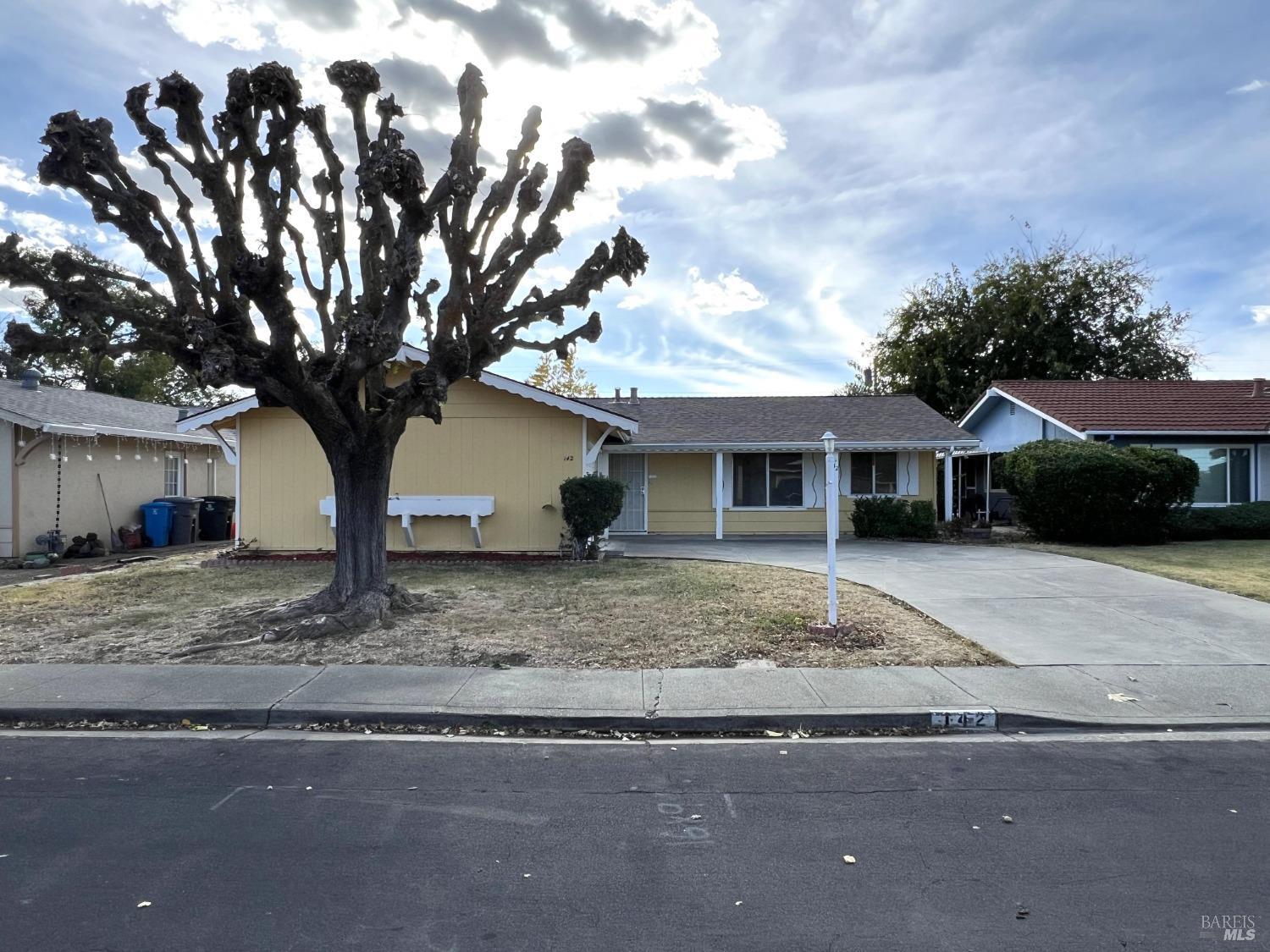 Detail Gallery Image 4 of 45 For 142 Mckinley Cir, Vacaville,  CA 95687 - 2 Beds | 2 Baths