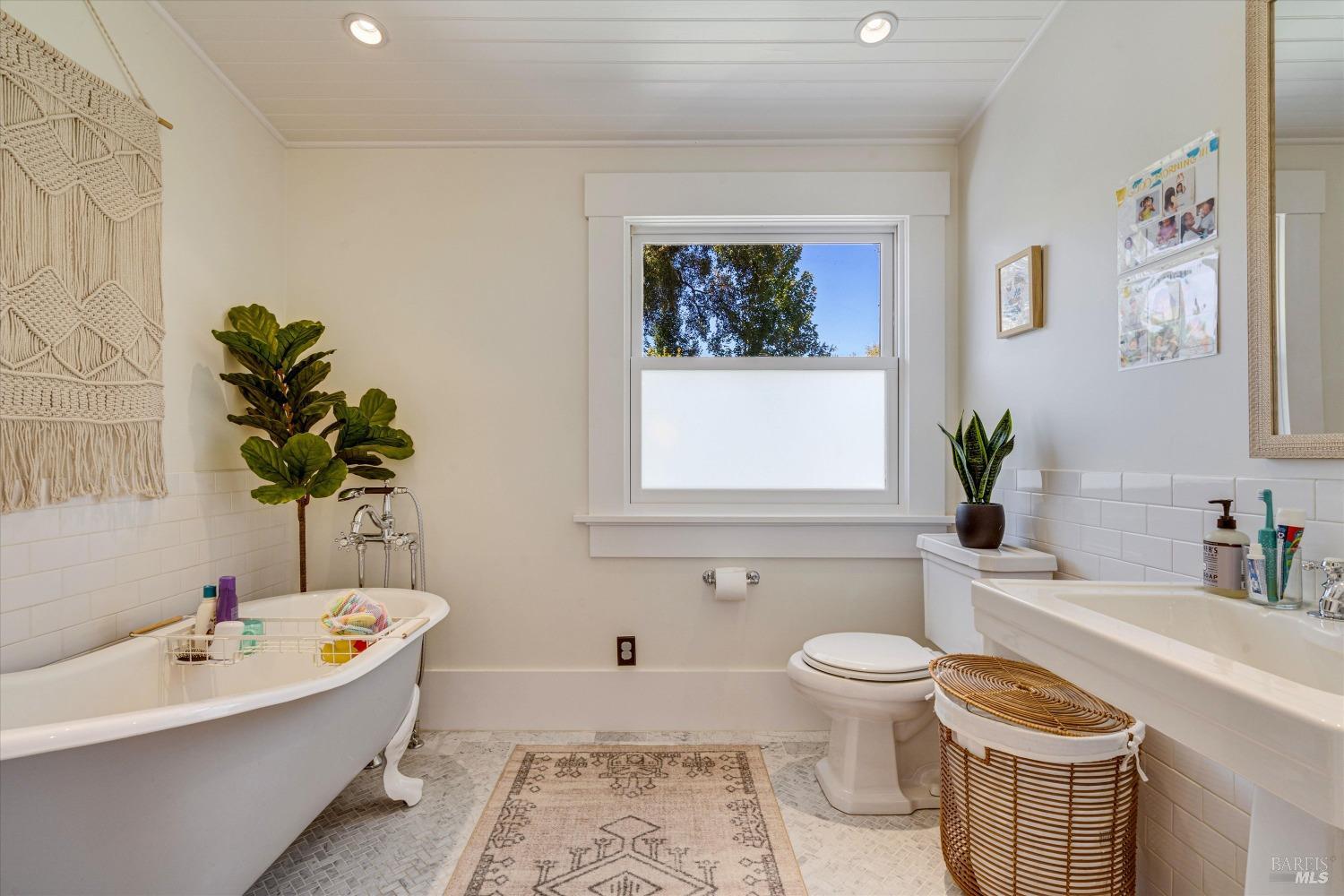 Detail Gallery Image 38 of 62 For 230 E Napa St, Sonoma,  CA 95476 - 3 Beds | 3/1 Baths