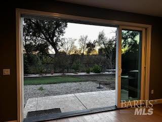 Detail Gallery Image 7 of 13 For 536 Carriage Ct, Santa Rosa,  CA 95403 - 5 Beds | 3/1 Baths