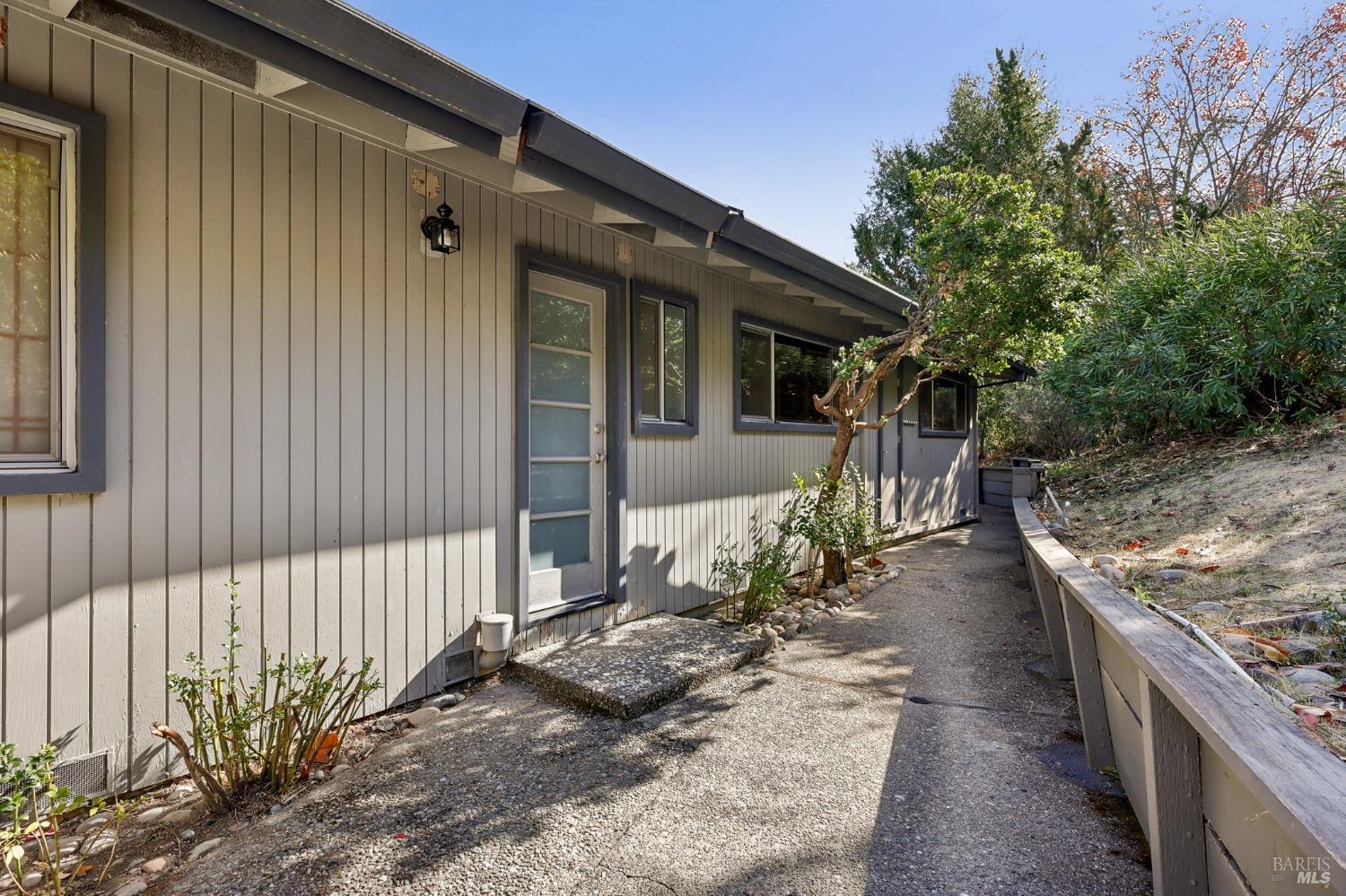 Detail Gallery Image 54 of 73 For 612 Tahos Rd, Orinda,  CA 94563 - 3 Beds | 2 Baths