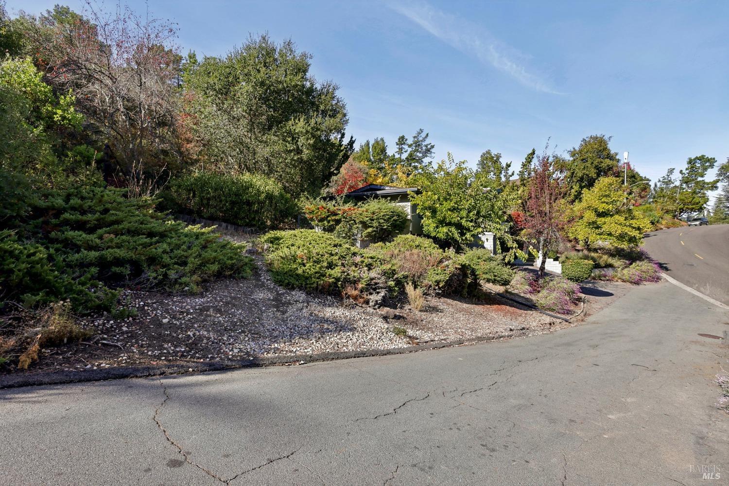 Detail Gallery Image 11 of 73 For 612 Tahos Rd, Orinda,  CA 94563 - 3 Beds | 2 Baths