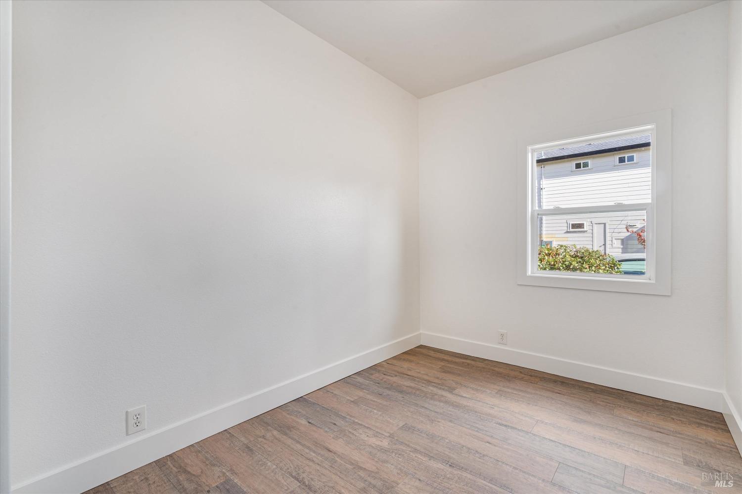 Detail Gallery Image 17 of 32 For 130 W 6th St, Santa Rosa,  CA 95401 - 2 Beds | 1 Baths