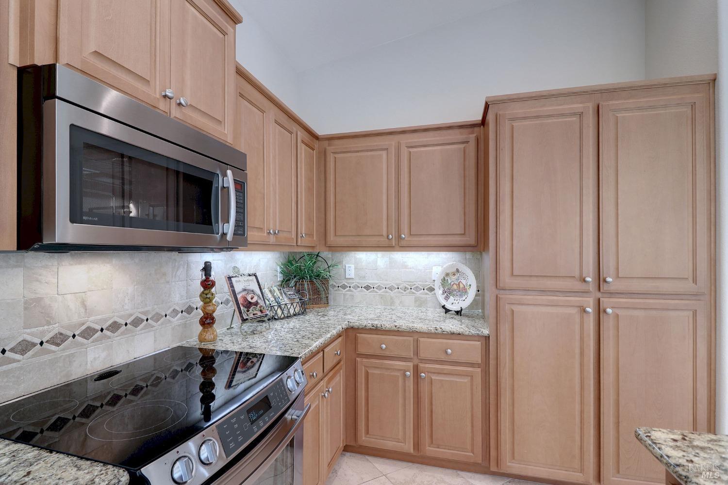 Detail Gallery Image 17 of 87 For 423 Eagle Crest Ct, Rio Vista,  CA 94571 - 2 Beds | 2 Baths