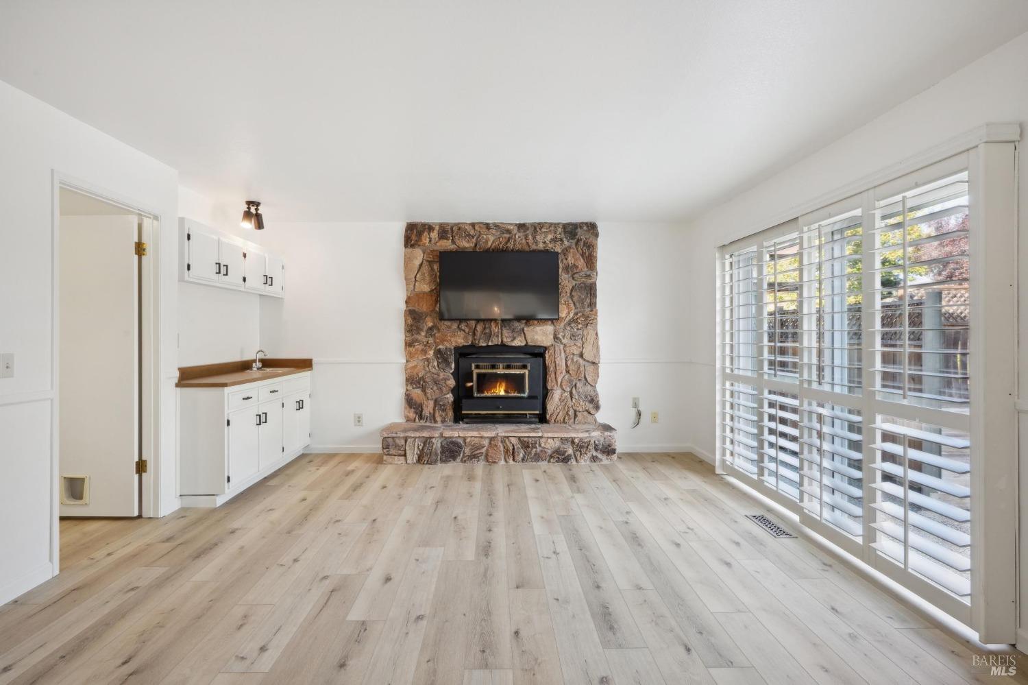 Detail Gallery Image 24 of 53 For 18771 Jami Lee Ln, Sonoma,  CA 95476 - 4 Beds | 2/1 Baths