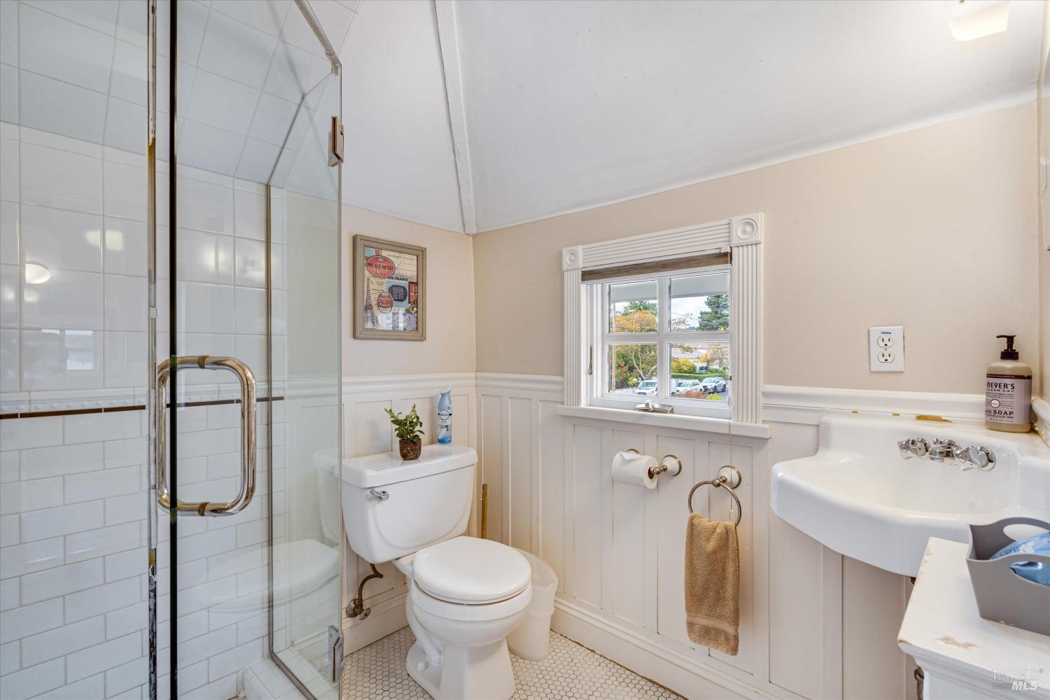 Detail Gallery Image 38 of 46 For 464 3rd St, Sonoma,  CA 95476 - 3 Beds | 2/1 Baths