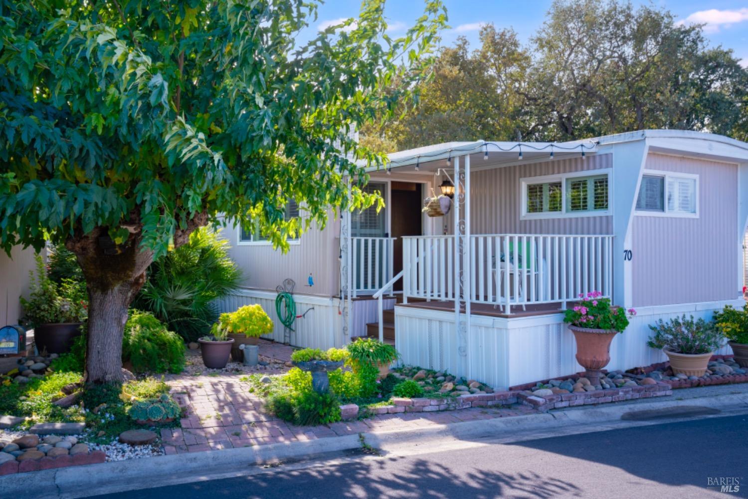 Detail Gallery Image 4 of 28 For 70 Colonial Park Dr, Santa Rosa,  CA 95403 - 2 Beds | 1/1 Baths