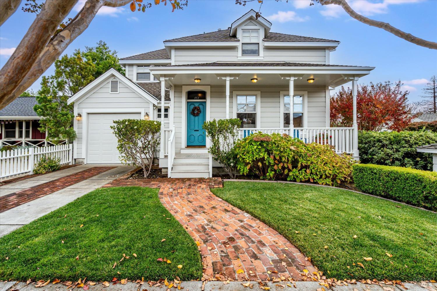 Detail Gallery Image 1 of 46 For 464 3rd St, Sonoma,  CA 95476 - 3 Beds | 2/1 Baths