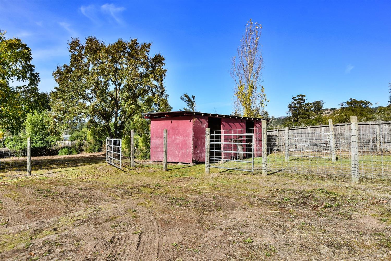 Detail Gallery Image 31 of 36 For 1440 Lovall Valley Rd, Sonoma,  CA 9476 - 2 Beds | 2 Baths