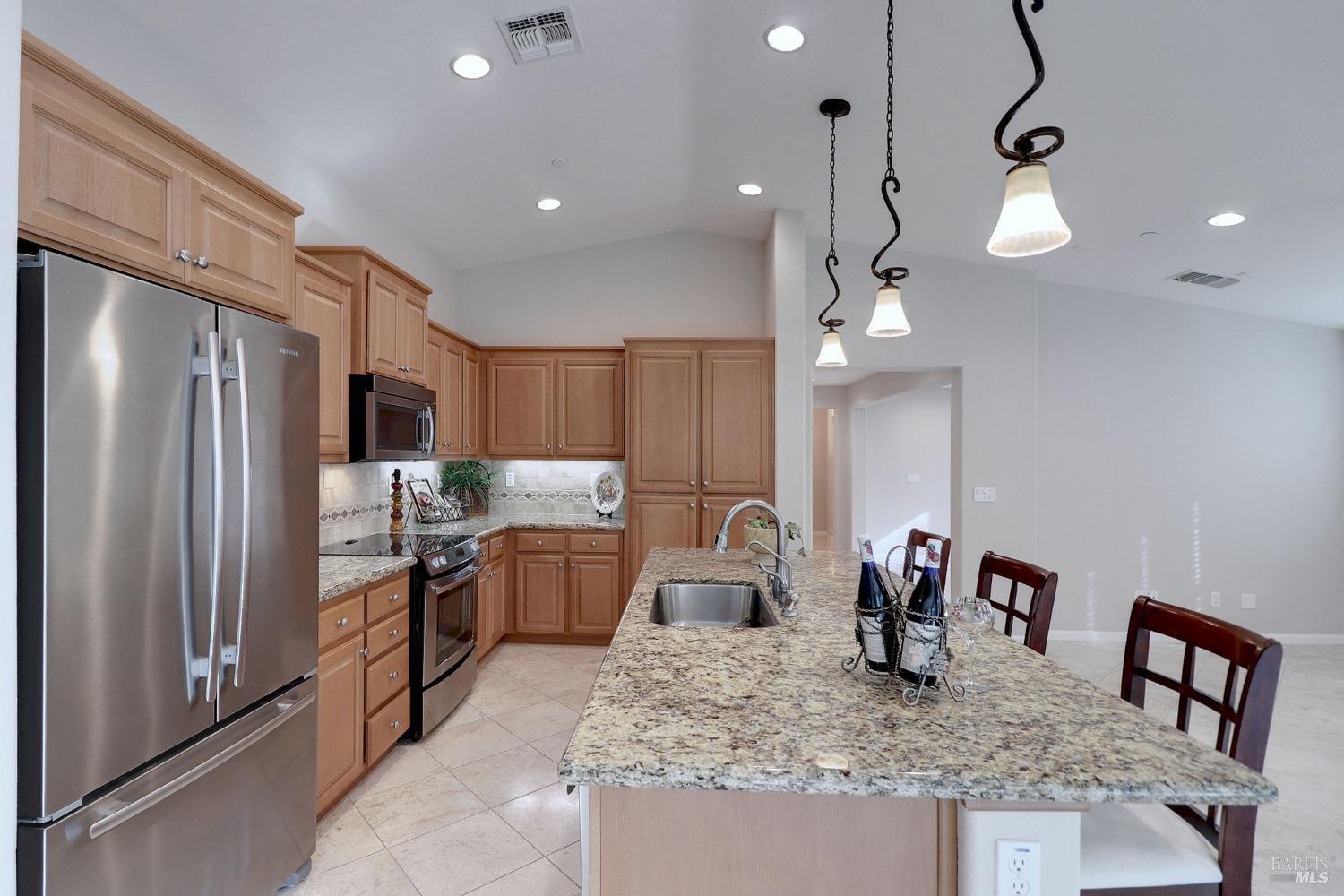 Detail Gallery Image 12 of 87 For 423 Eagle Crest Ct, Rio Vista,  CA 94571 - 2 Beds | 2 Baths